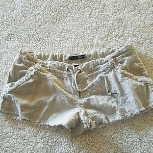 Daytrip medium shorts very cute